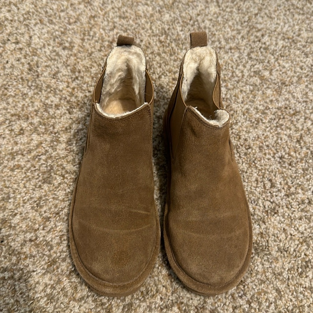 Bearpaw boots size 2